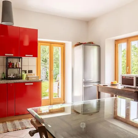3 Bedrooms House With Furnished Garden And Wifi At Vco 3*