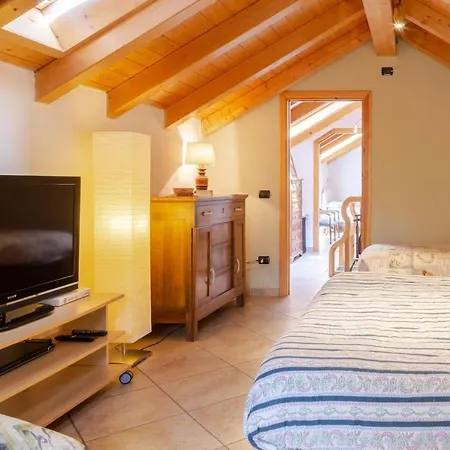 Hotel 3 Bedrooms House With Furnished Garden And Wifi At Vco 3*